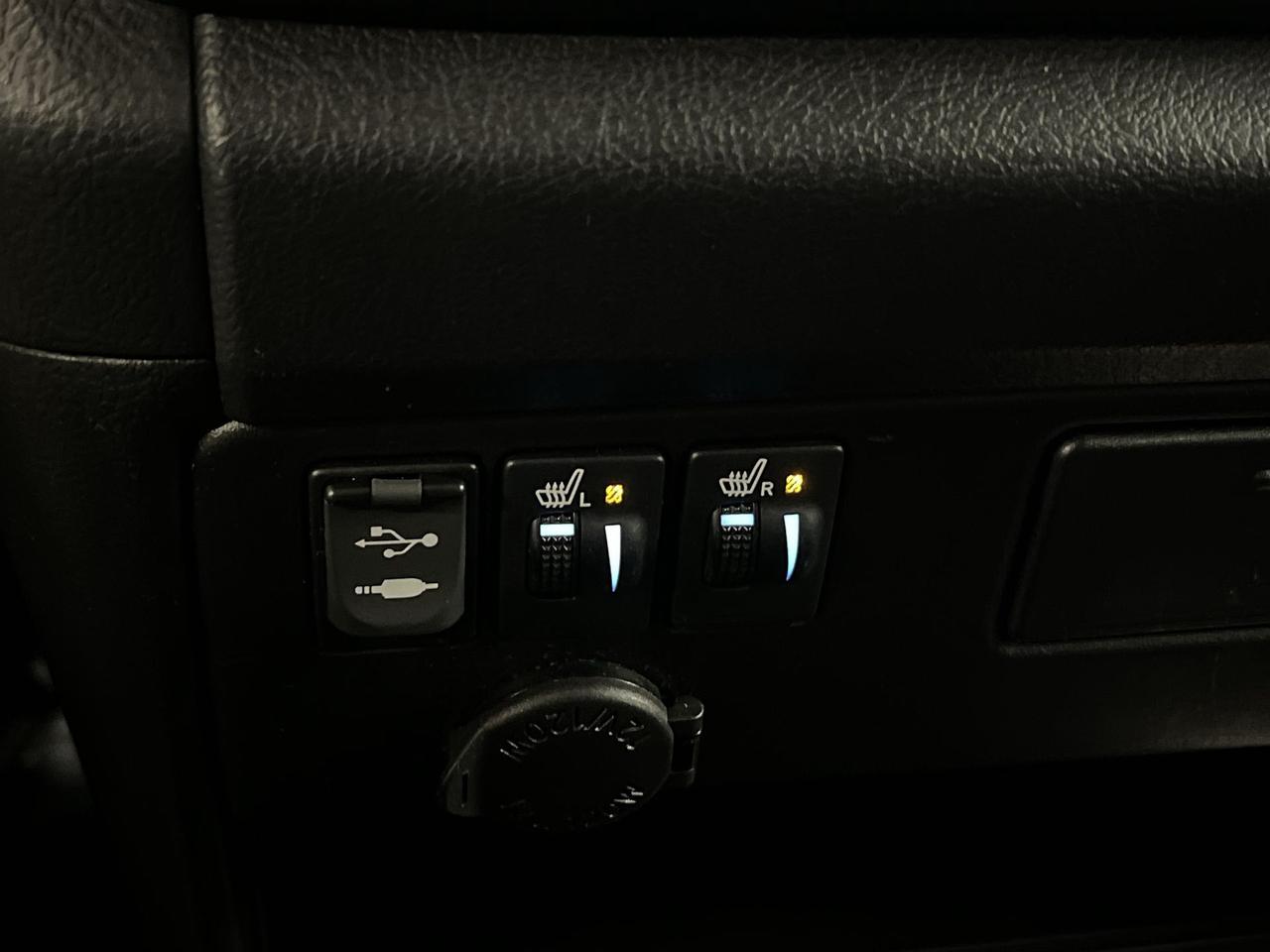 2017 Toyota Sienna SE | 8-PASS | HTD LEATHER |ALLOYS | REAR CAM | A/C Photo