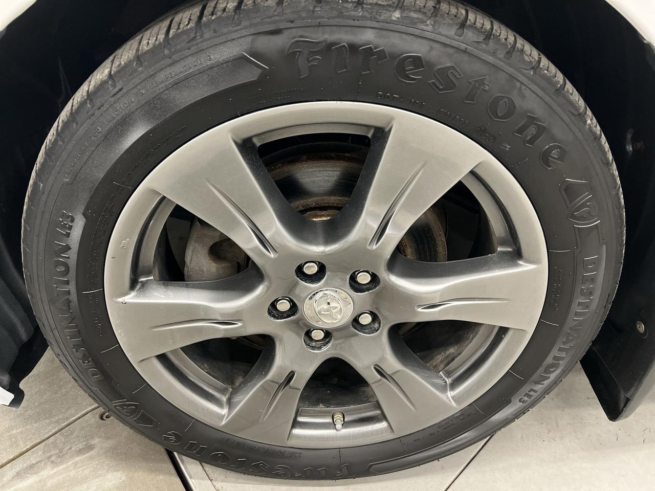 2017 Toyota Sienna SE | 8-PASS | HTD LEATHER |ALLOYS | REAR CAM | A/C Photo
