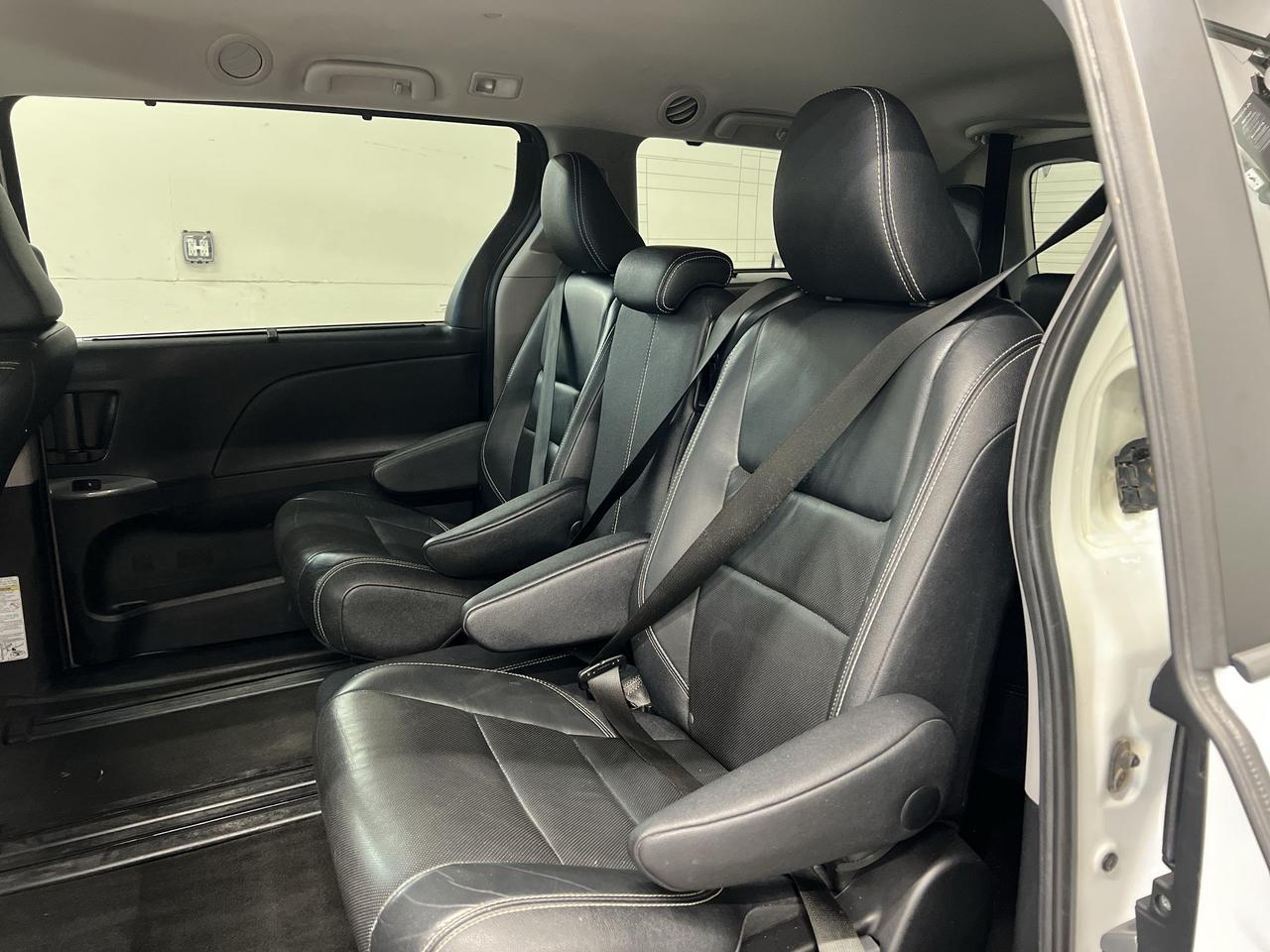 2017 Toyota Sienna SE | 8-PASS | HTD LEATHER |ALLOYS | REAR CAM | A/C Photo