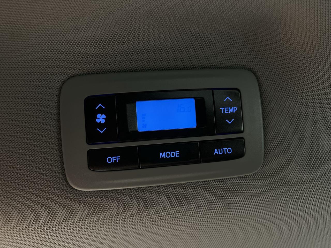 2017 Toyota Sienna SE | 8-PASS | HTD LEATHER |ALLOYS | REAR CAM | A/C Photo
