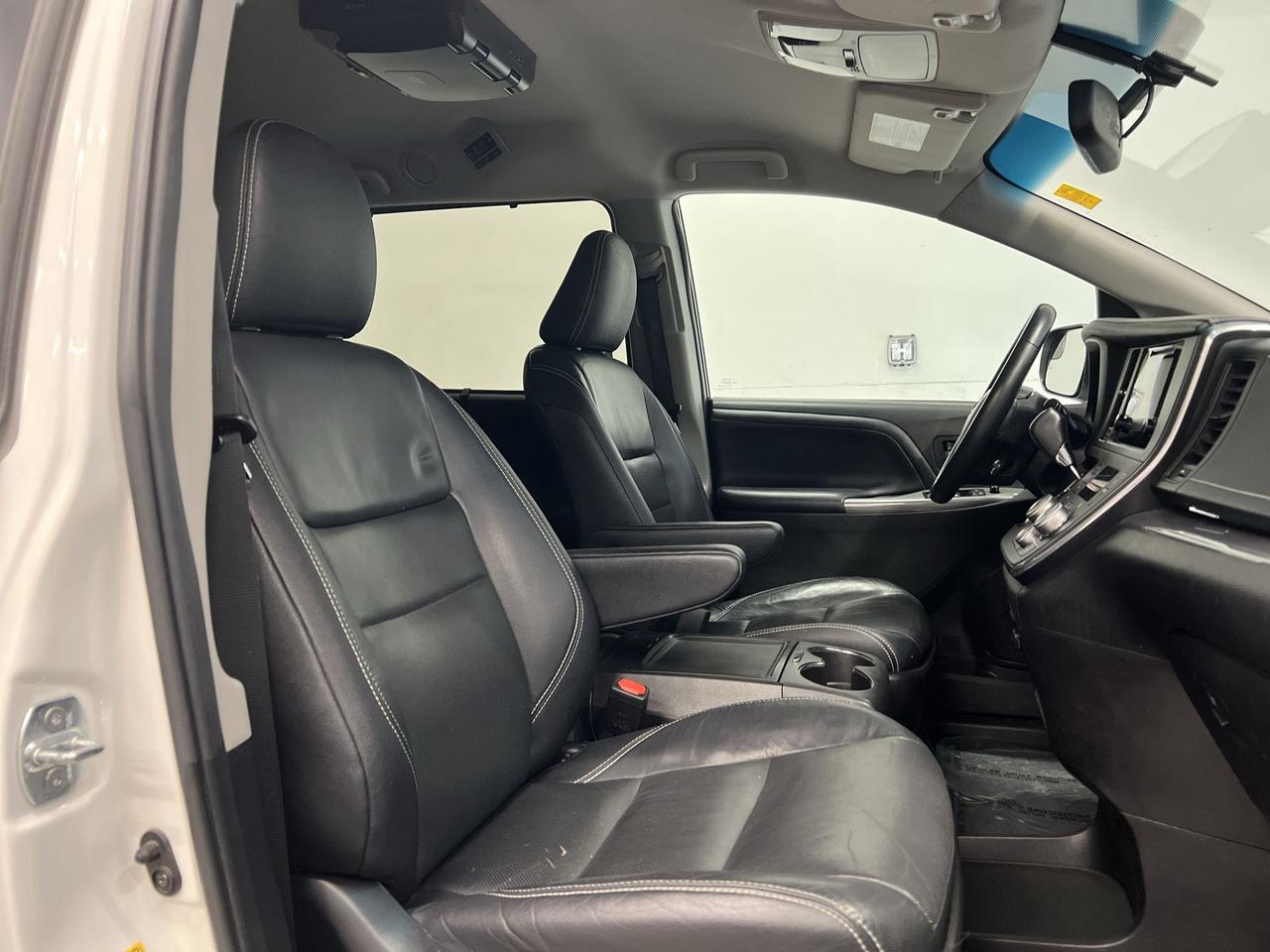 2017 Toyota Sienna SE | 8-PASS | HTD LEATHER |ALLOYS | REAR CAM | A/C Photo