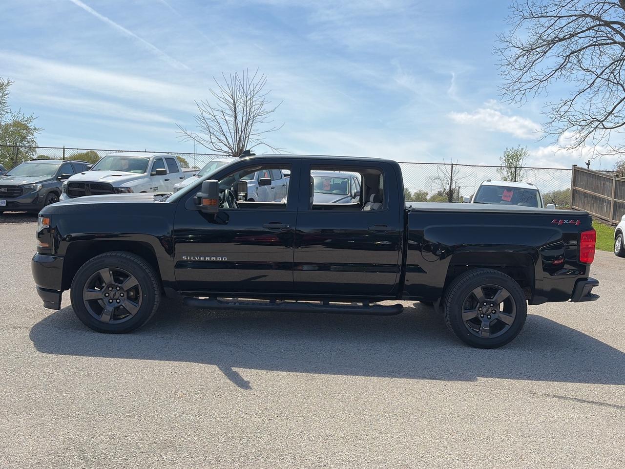 2018 Chevrolet Silverado 1500 CUSTOM, 6 PASSENGER, BACK UP CAMERA! Photo