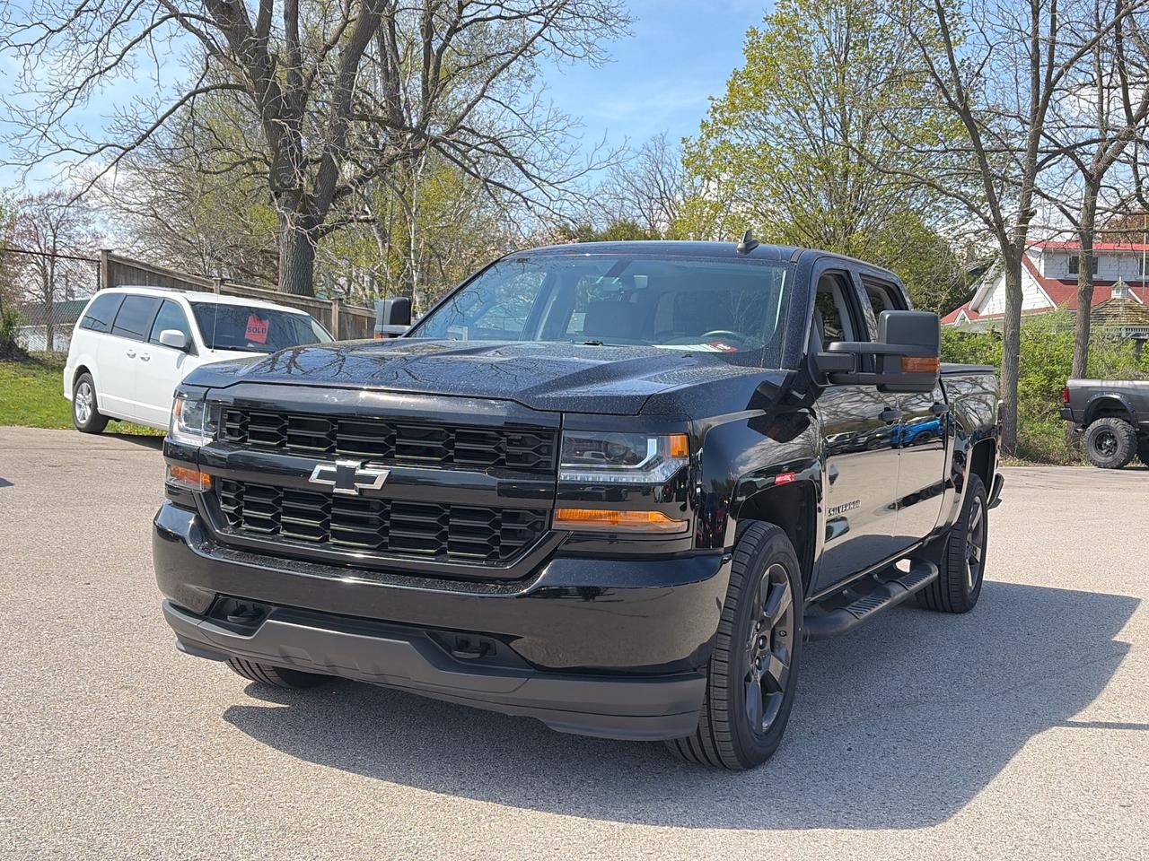 2018 Chevrolet Silverado 1500 CUSTOM, 6 PASSENGER, BACK UP CAMERA! - Photo #2