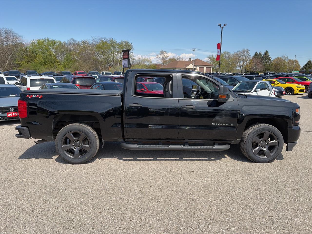 2018 Chevrolet Silverado 1500 CUSTOM, 6 PASSENGER, BACK UP CAMERA! Photo