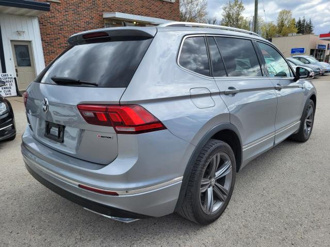 2021 Volkswagen Tiguan RLINE Photo3