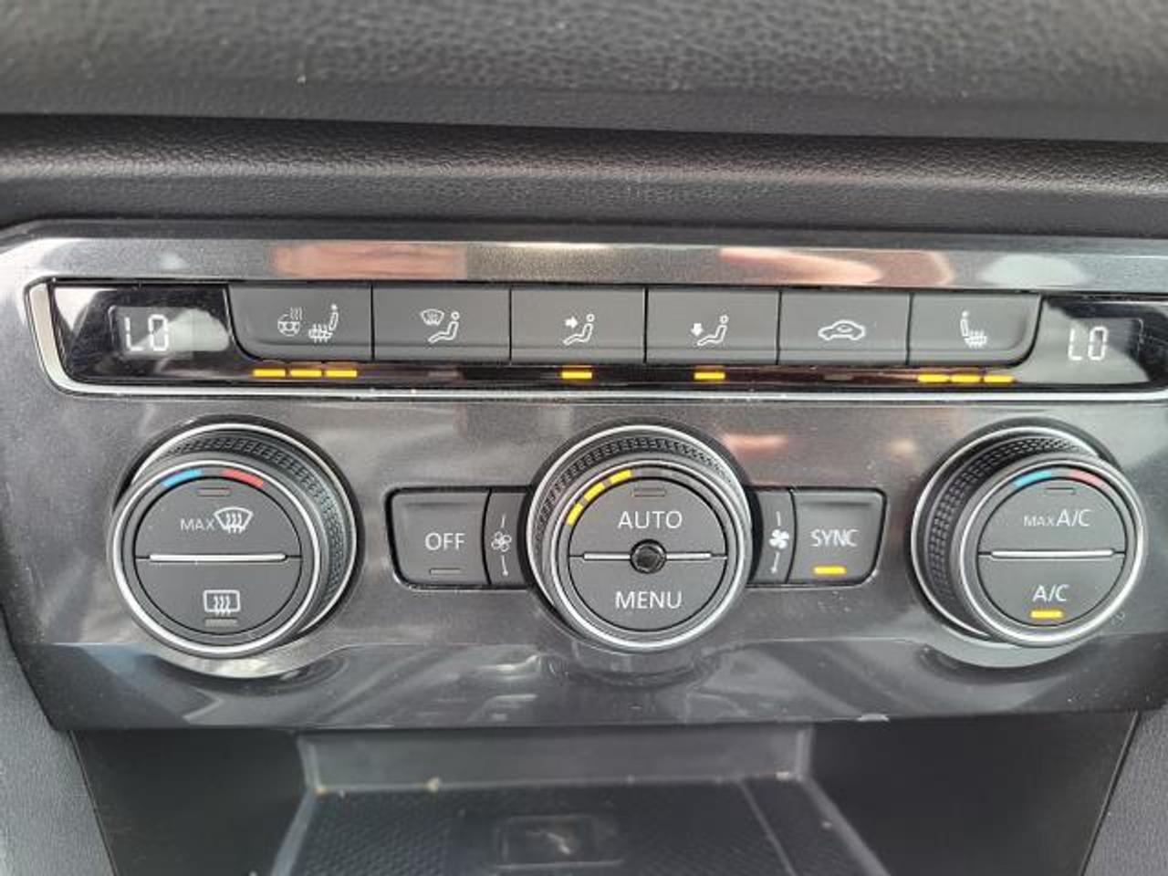 2021 Volkswagen Tiguan RLINE Photo