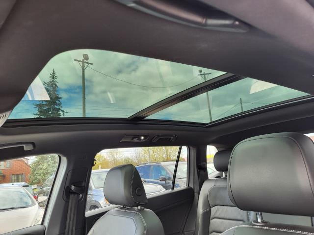 2021 Volkswagen Tiguan RLINE Photo