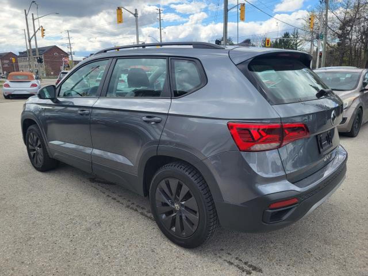 2022 Volkswagen Taos Trendline Photo