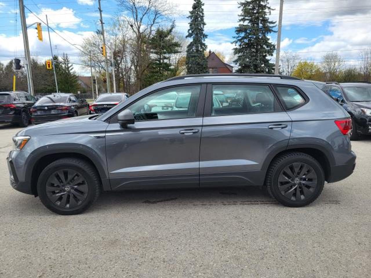 2022 Volkswagen Taos Trendline Photo