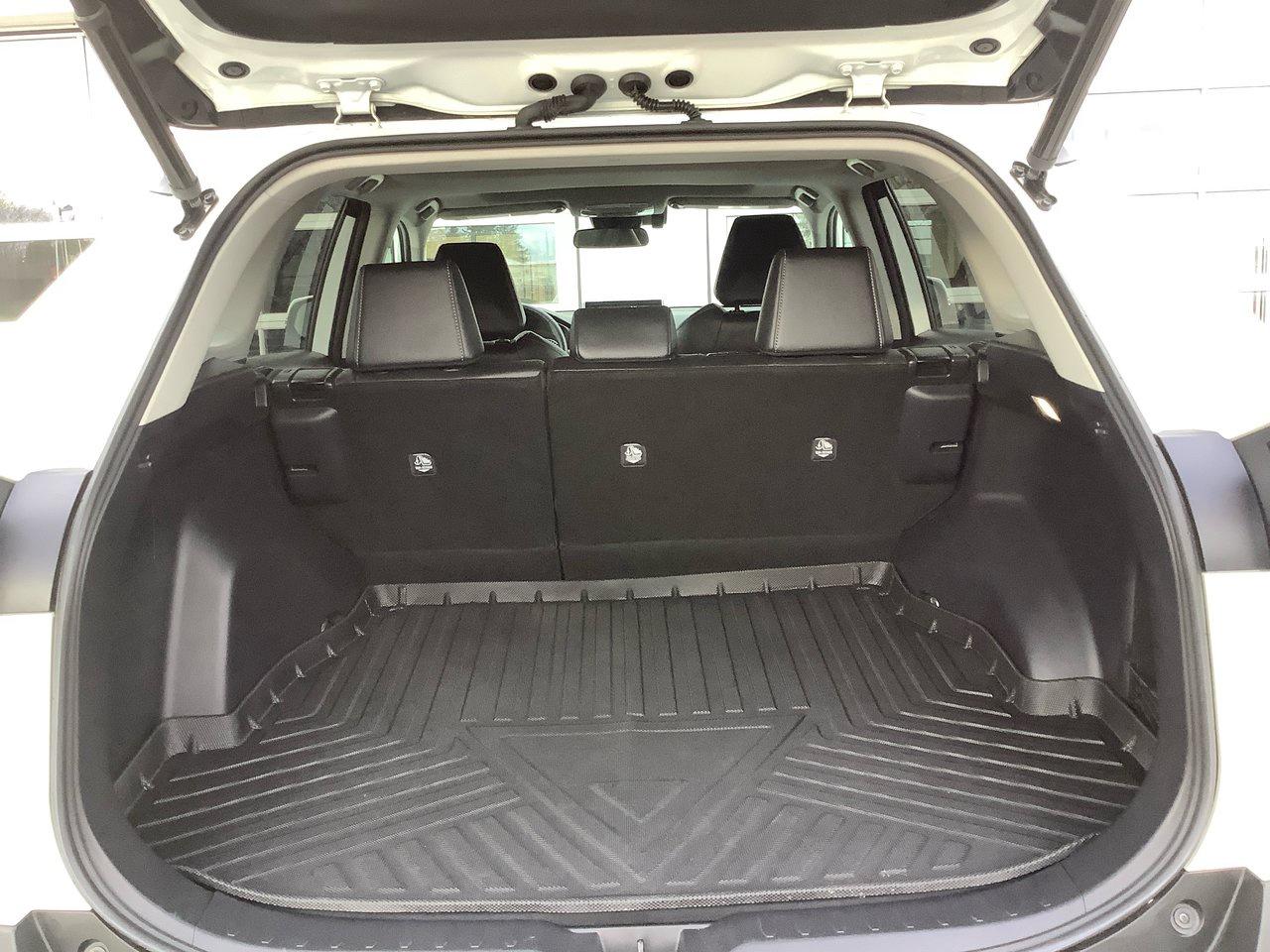 2022 Toyota RAV4 XLE Photo