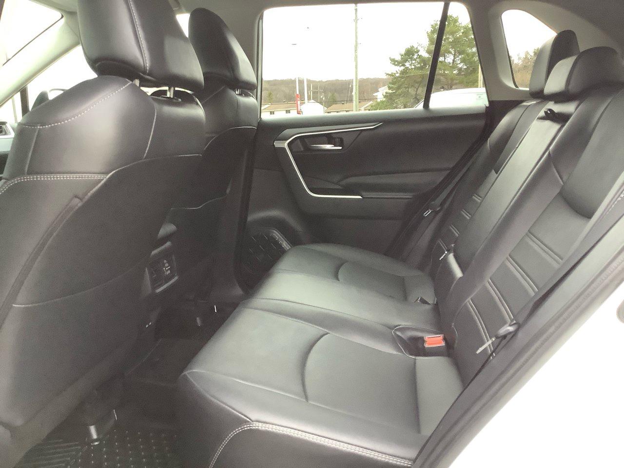 2022 Toyota RAV4 XLE Photo