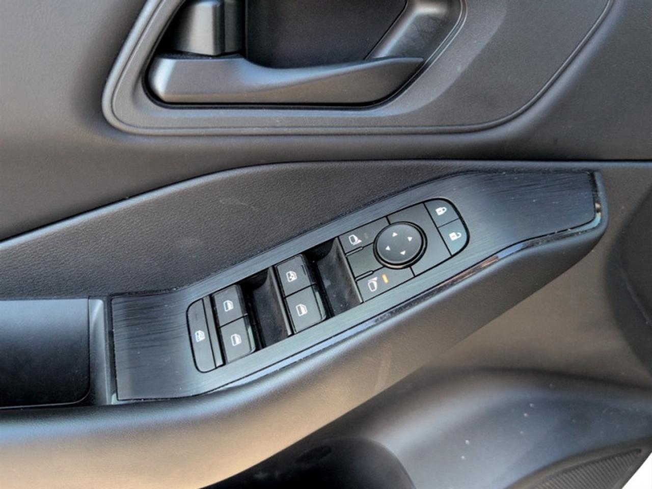 2024 Nissan Rogue S  **CLEAN CARFAX** Photo