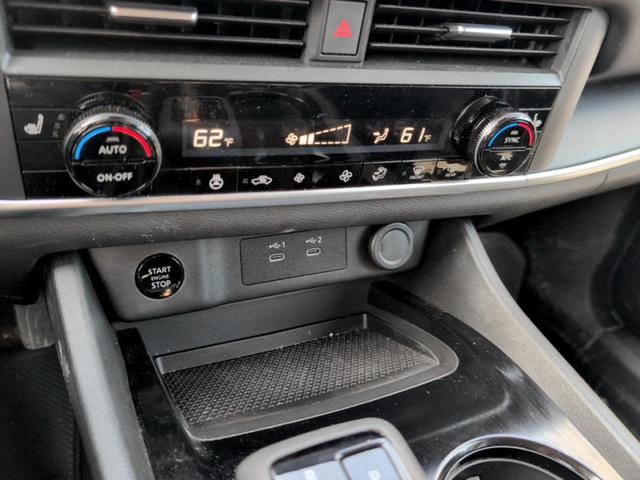 2024 Nissan Rogue S  **CLEAN CARFAX** Photo