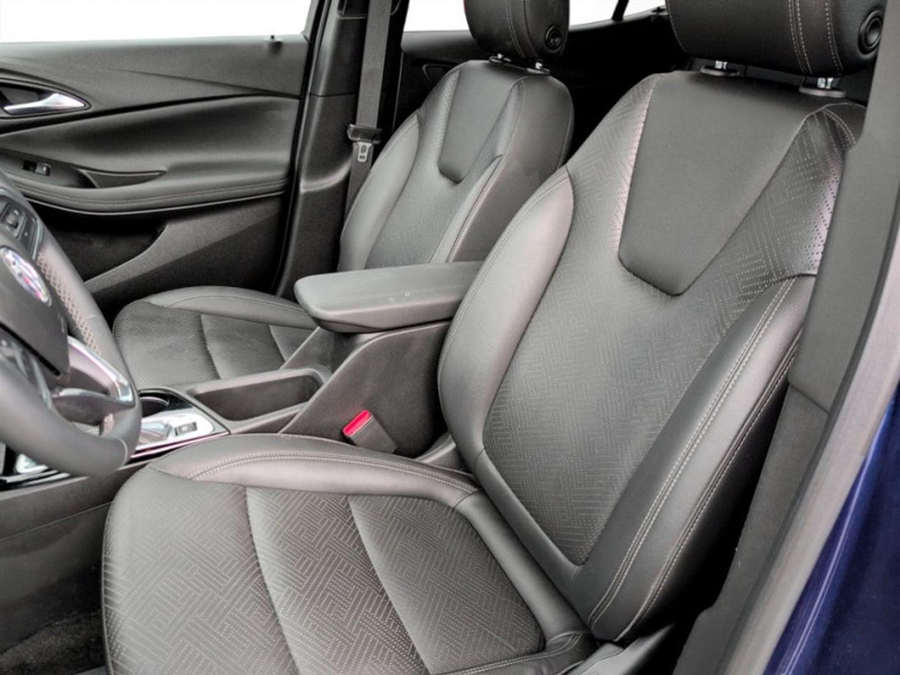 2023 Buick Encore GX Essence w/Tech Pkg  *CLEAN CARFAX* Photo