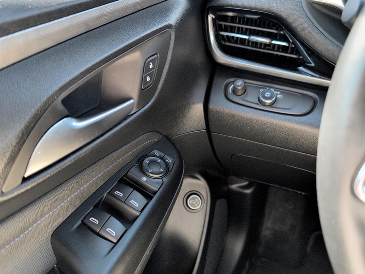 2024 Buick Envista Sport Touring  *LOW KMS - CLEAN CF* Photo