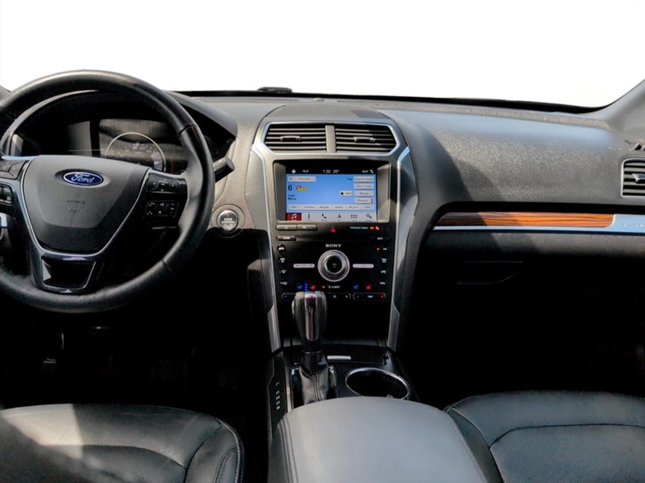 2019 Ford Explorer Limited  **LOW KMS - CLEAN CARFAX** Photo