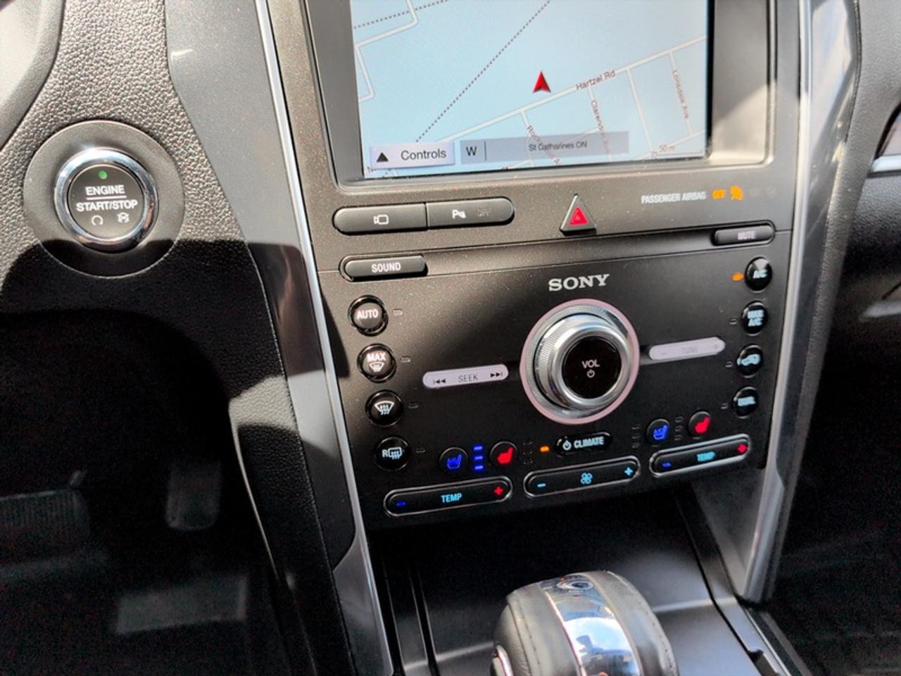 2019 Ford Explorer Limited  **LOW KMS - CLEAN CARFAX** Photo