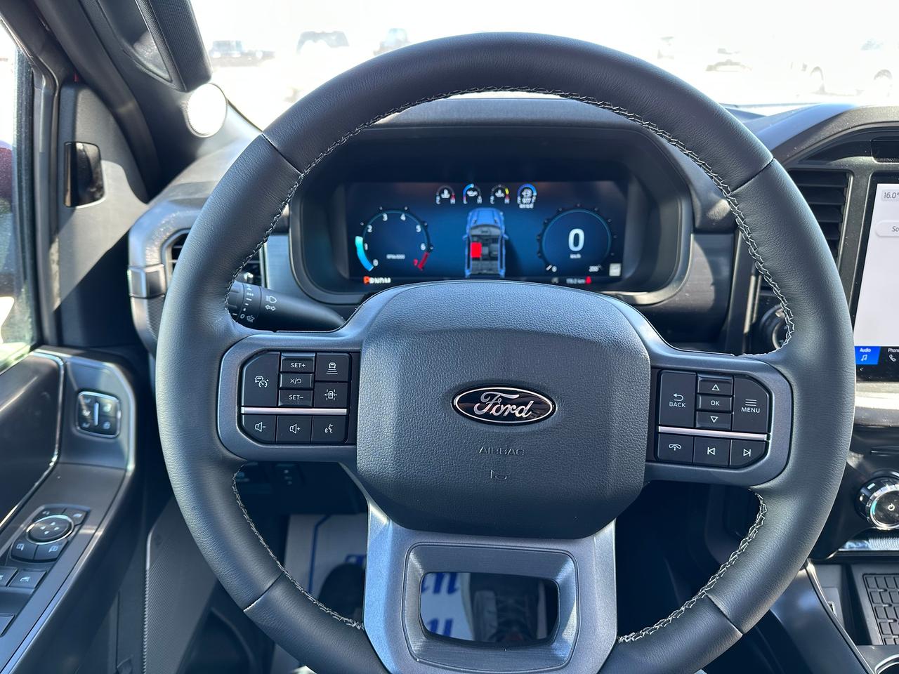2026 Ford F-150 LARIAT 4WD SuperCrew 5.5' Box 501A Photo5