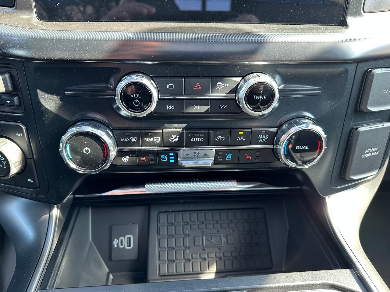 2026 Ford F-150 LARIAT 4WD SuperCrew 5.5' Box 501A Photo5