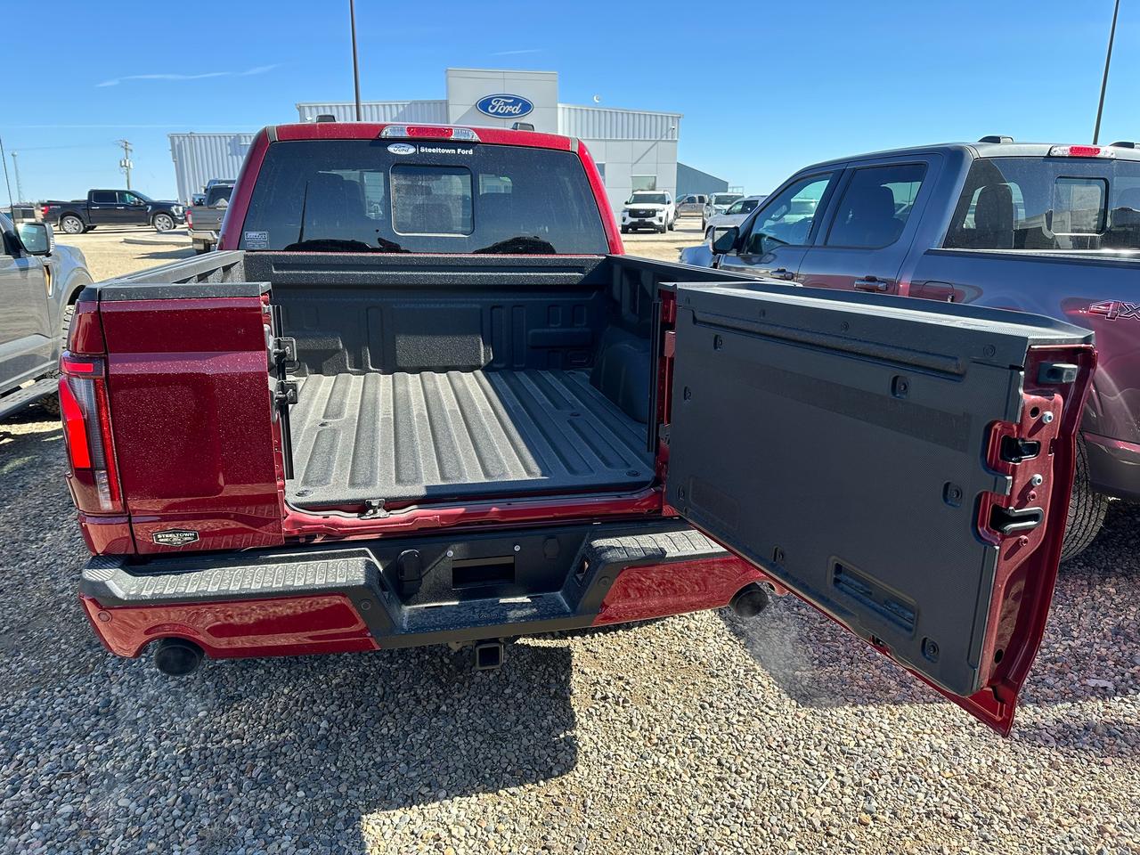 2026 Ford F-150 LARIAT 4WD SuperCrew 5.5' Box 501A Photo5