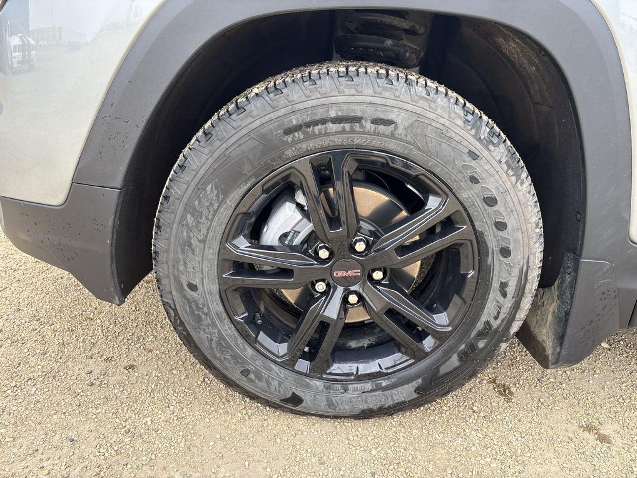2024 GMC Terrain AT4 Photo2