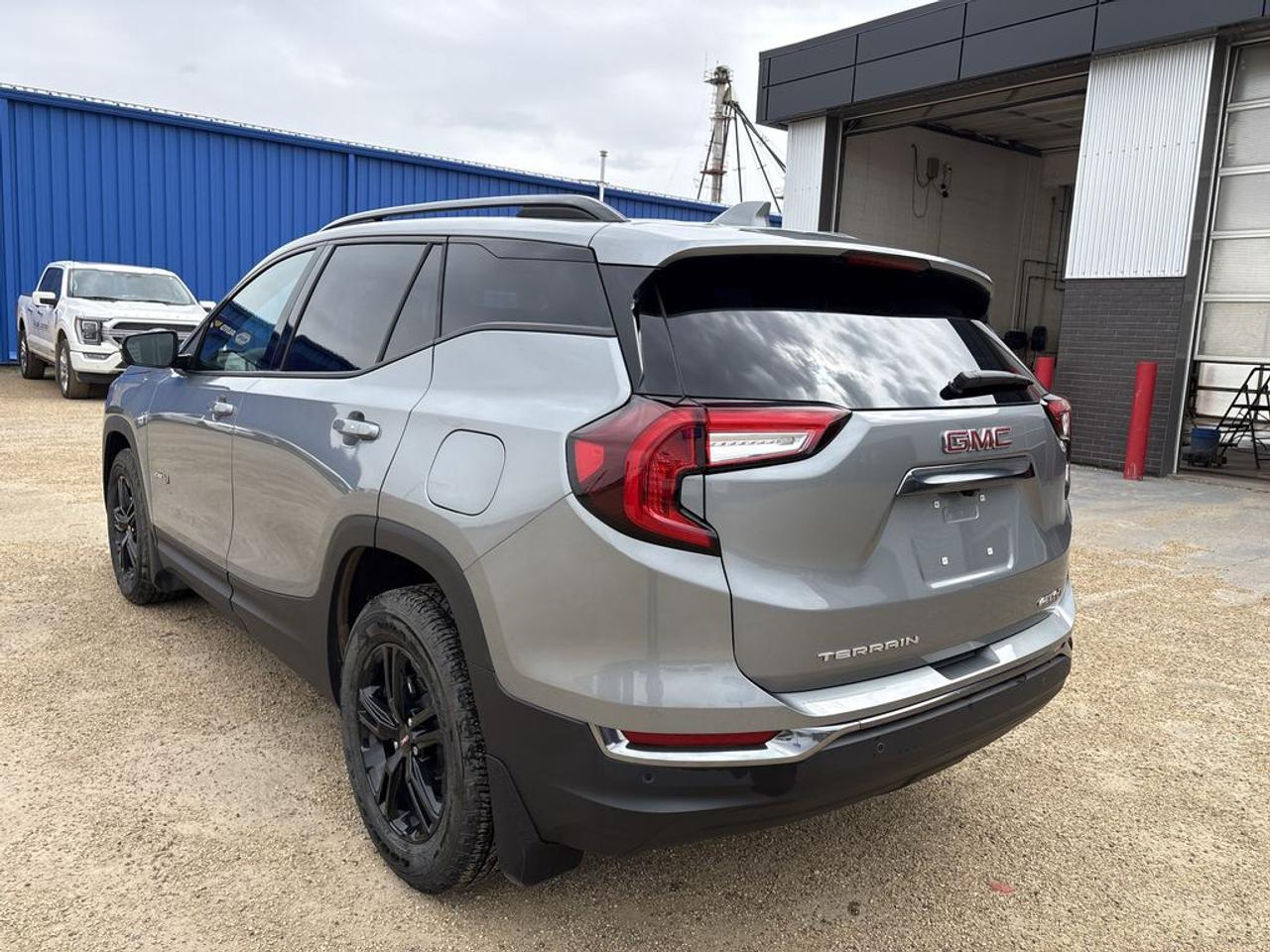 2024 GMC Terrain AT4 Photo4