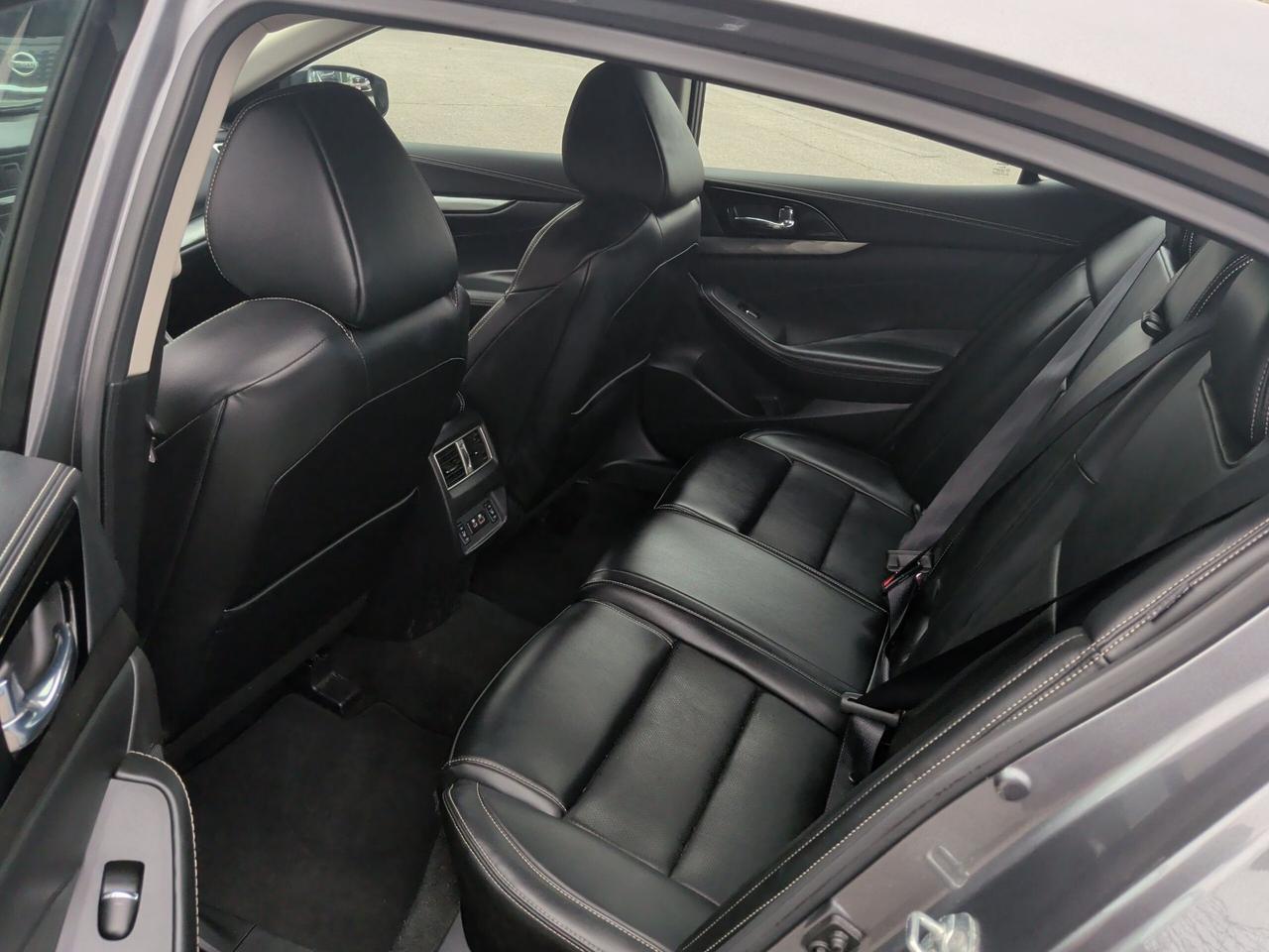 2023 Nissan Maxima SL