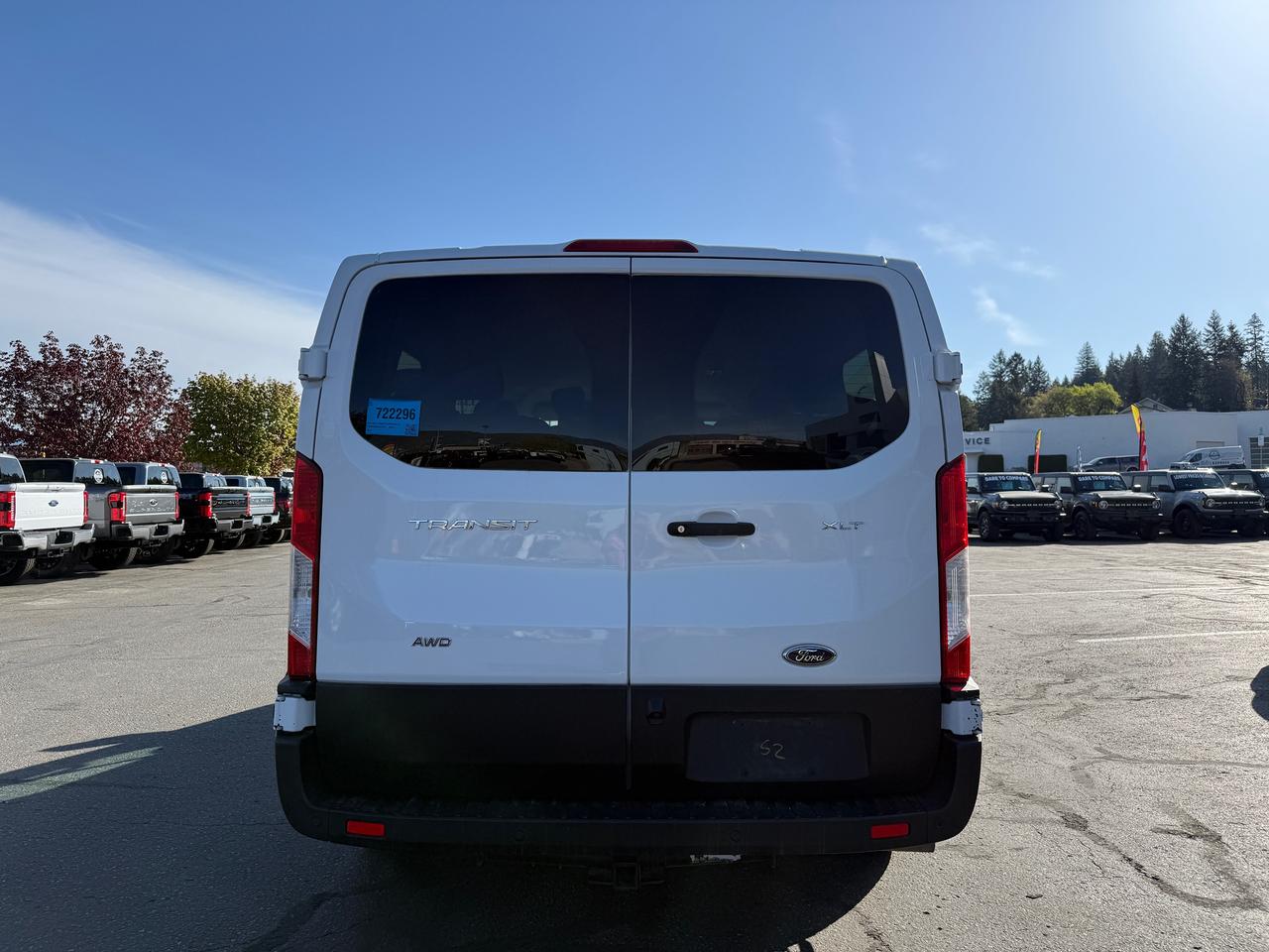 2020 Ford Transit Passenger Wagon XLT Photo3
