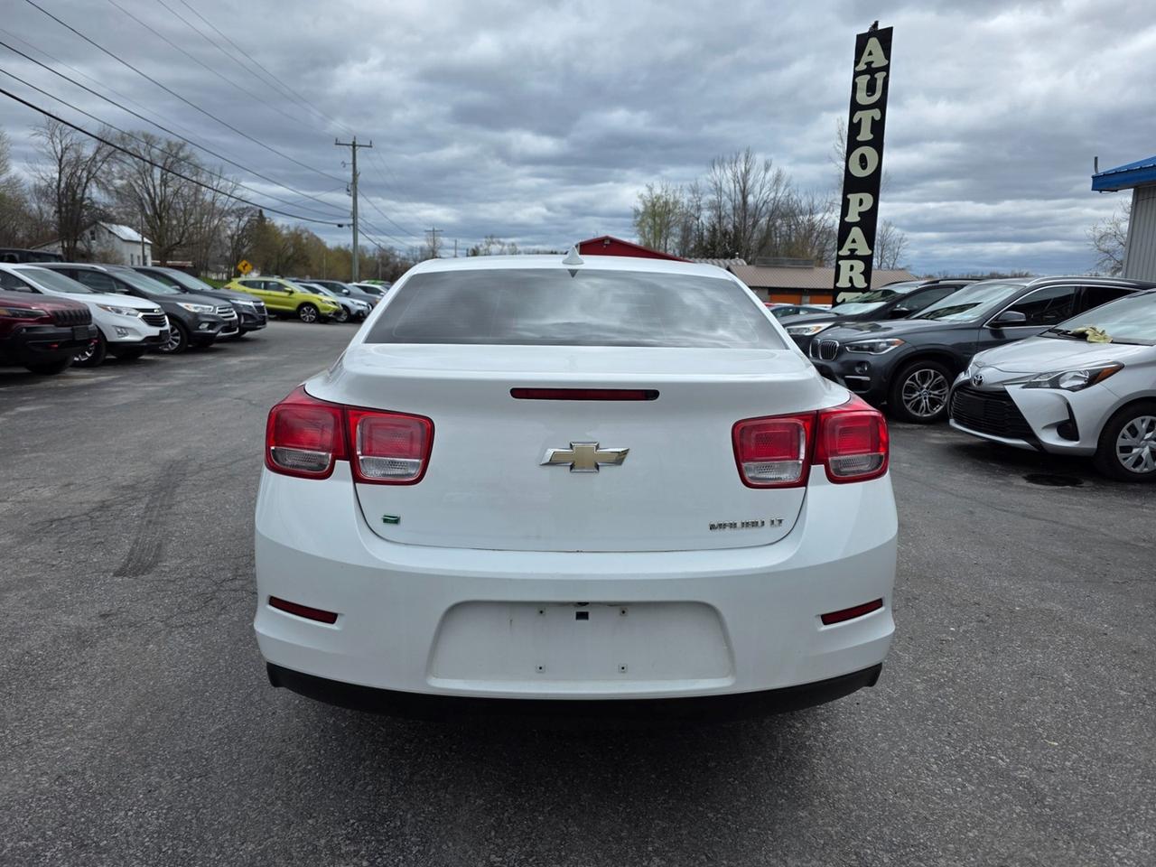 2015 Chevrolet Malibu 1LT Photo