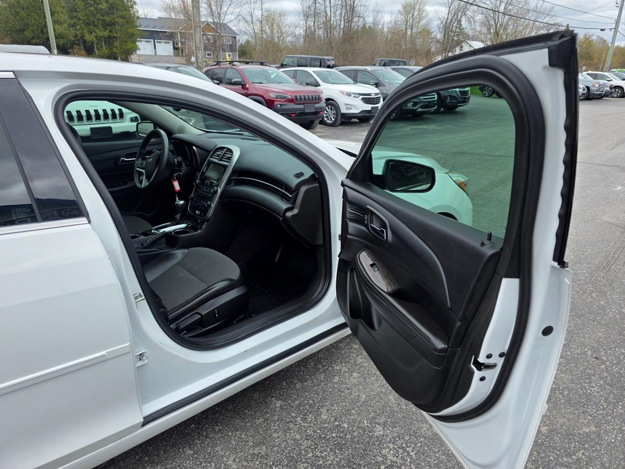 2015 Chevrolet Malibu 1LT Photo