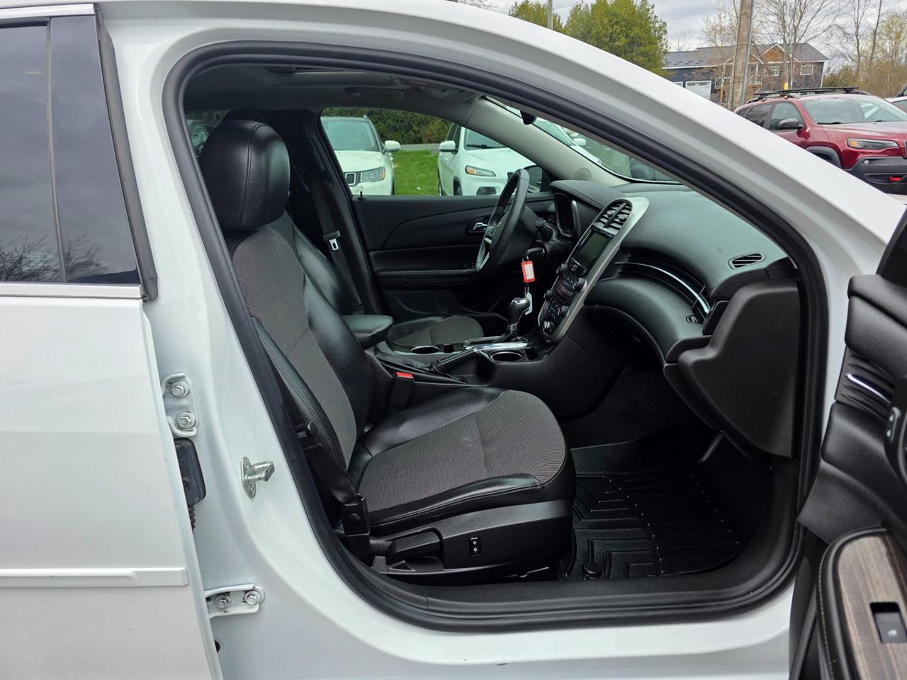 2015 Chevrolet Malibu 1LT Photo