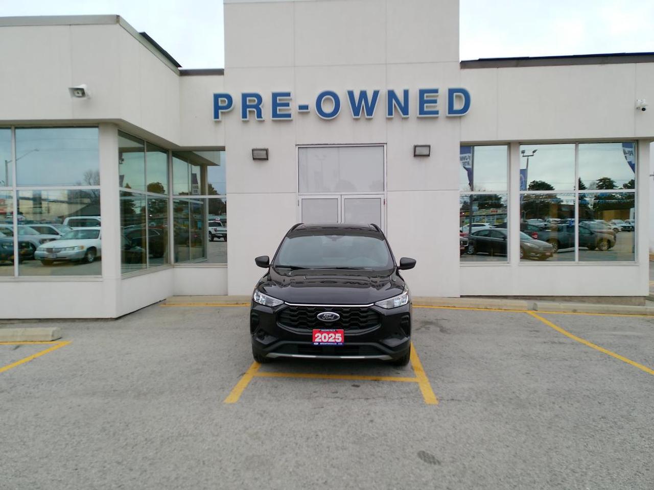 2025 Ford Escape ST-LINE FWD Photo2