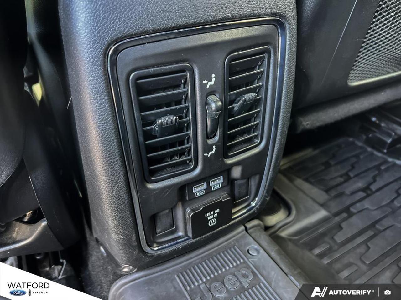 2022 Jeep Cherokee Limited 4X4 Photo