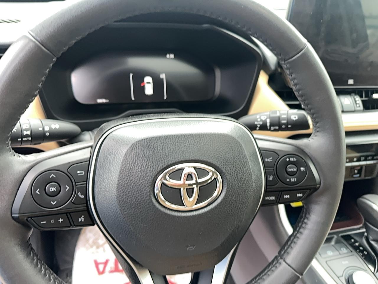 2023 Toyota RAV4 Hybrid Limited AWD Photo4