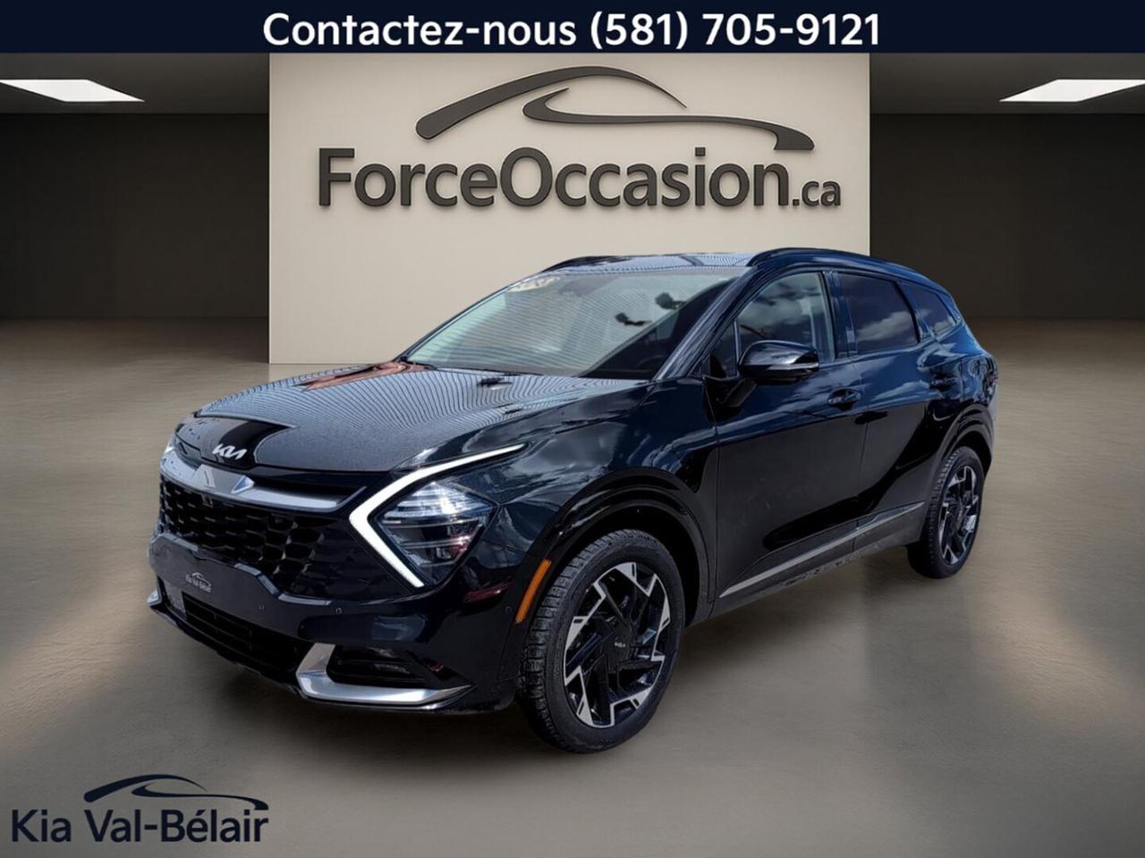 Jamais accidenté // Un seul propriétaire // Inspecté en 135 points

Le Kia Sportage PHEV 2023 usagé offert chez Kia Val-Bélair à Québec combine motorisation hybride rechargeable, rouage intégral AWD et présentation soignée noir sur noir. Avec son moteur 1,6 litre PHEV, sa transmission automatique et 35 777 km à lodomètre, ce VUS mise sur lefficacité, le confort et une conduite bien adaptée au quotidien.

CARACTÉRISTIQUES SPORTAGE PHEV SX * AWD * GPS * CUIR * TOIT * CAMÉRA 360° * HARMAN KARDON 
»» Rouage intégral AWD de série
»» Toit panoramique avec toit ouvrant en verre
»» Caméra de recul incluse
»» Système audio Harman Kardon mentionné

CARACTÉRISTIQUES DU VÉHICULE PHEV
»» Motorisation hybride rechargeable de 1,6 litre
»» Transmission automatique à 6 vitesses
»» Conduite électrique et essence combinées
»» Rechargeable pour réduire la consommation dessence

CARACTÉRISTIQUES DE SÉCURITÉ AVANCÉES
»» Avertissement de sortie de voie
»» Surveillance des angles morts
»» Système de freinage antiblocage ABS
»» Contrôle de stabilité électronique

PERFORMANCE ET EFFICACITÉ
»» Moteur PHEV de 1,6 litre
»» Rouage intégral pour meilleure motricité
»» Direction assistée pour manoeuvres facilitées
»» Régulateur de vitesse pour longs trajets

CONFORT
»» Sièges avant chauffants
»» Sièges arrière chauffants
»» Siège conducteur à réglage électrique
»» Siège passager électrique

TECHNOLOGIE ET CONNECTIVITÉ
»» Intégration Bluetooth pour appels mains libres
»» Système de navigation GPS intégré
»» Commandes audio au volant
»» Démarrage par bouton-poussoir

ESPACE DE CHARGEMENT
»» Hayon électrique pour accès simplifié
»» Ouverture à distance du coffre
»» Banquette arrière utile au quotidien
»» Format VUS pratique à quatre portes

APPRÉCIÉ DES AUTRES PROPRIÉTAIRES
»» Conduite silencieuse en mode électrique
»» Habitacle confortable pour la famille
»» Bonne visibilité au quotidien
»» Consommation réduite avec recharge régulière

GARANTIE
»» Garantie légale seulement
»» Garantie dusage
»» Garantie de durée raisonnable
»» Garantie contre les vices cachés

Ce Kia Sportage PHEV 2023 se distingue par une dotation recherchée et des équipements concrets pour la vie de tous les jours. On y retrouve notamment les rétroviseurs chauffants et électriques, les vitres électriques, la climatisation avant, le contrôle automatique de la température à deux zones, les phares automatiques à DEL, les phares antibrouillard, le rétroviseur intérieur électrochromatique et les vitres teintées.

Son habitacle noir propose aussi des éléments appréciés en toute saison, comme les sièges à mémoire, le support lombaire du siège conducteur, le volant réglable gainé de cuir, les miroirs de courtoisie éclairés avant et le pack déclairage ambiant. Les serrures de sécurité enfant, les coussins gonflables latéraux et latéraux de tête, ainsi que le capteur de présence passager pour coussin gonflable ajoutent des fonctions de sécurité bien utiles.

À lextérieur, ce VUS affiche une allure sobre avec sa carrosserie noire, son aileron arrière, ses phares à DEL et son toit panoramique. Le rouage intégral AWD aide à conserver une bonne motricité en conditions variées, un avantage pertinent pour la conduite au Québec. Sa configuration à 4 portes et son accès au coffre arrière facilitent aussi lutilisation familiale ou les déplacements de tous les jours.

Chez Kia Val-Bélair à Québec, ce Kia Sportage PHEV 2023 représente une option intéressante pour lacheteur qui souhaite un VUS hybride rechargeable bien équipé, avec kilométrage raisonnable et équipement de confort complet. Il offre un bon équilibre entre efficacité, agrément de conduite, technologie utile et polyvalence.

Le NIV de ce Kia Sportage PHEV SX * AWD * GPS * CUIR * TOIT * CAMÉRA 360° * HARMAN KARDON * 2023 est le KNDPXDAH1P7099189 .

Garantie prolongée disponible, livraison en 48h