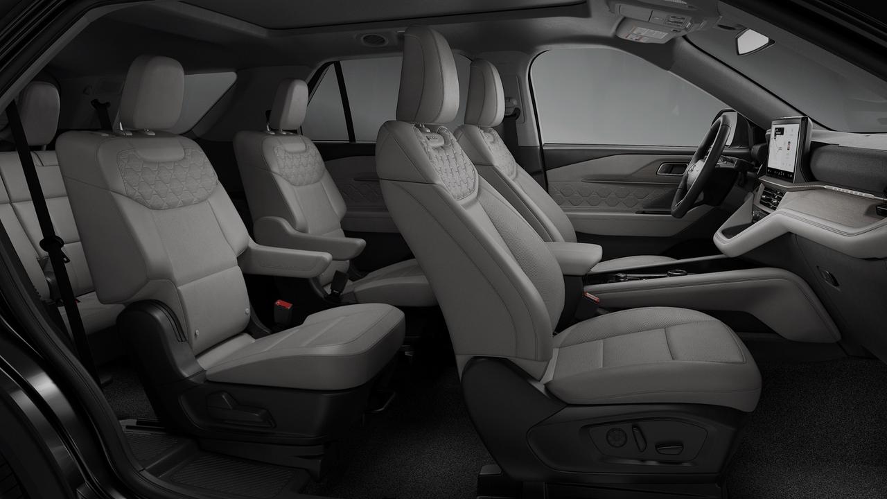 2026 Ford Explorer Platinum Photo