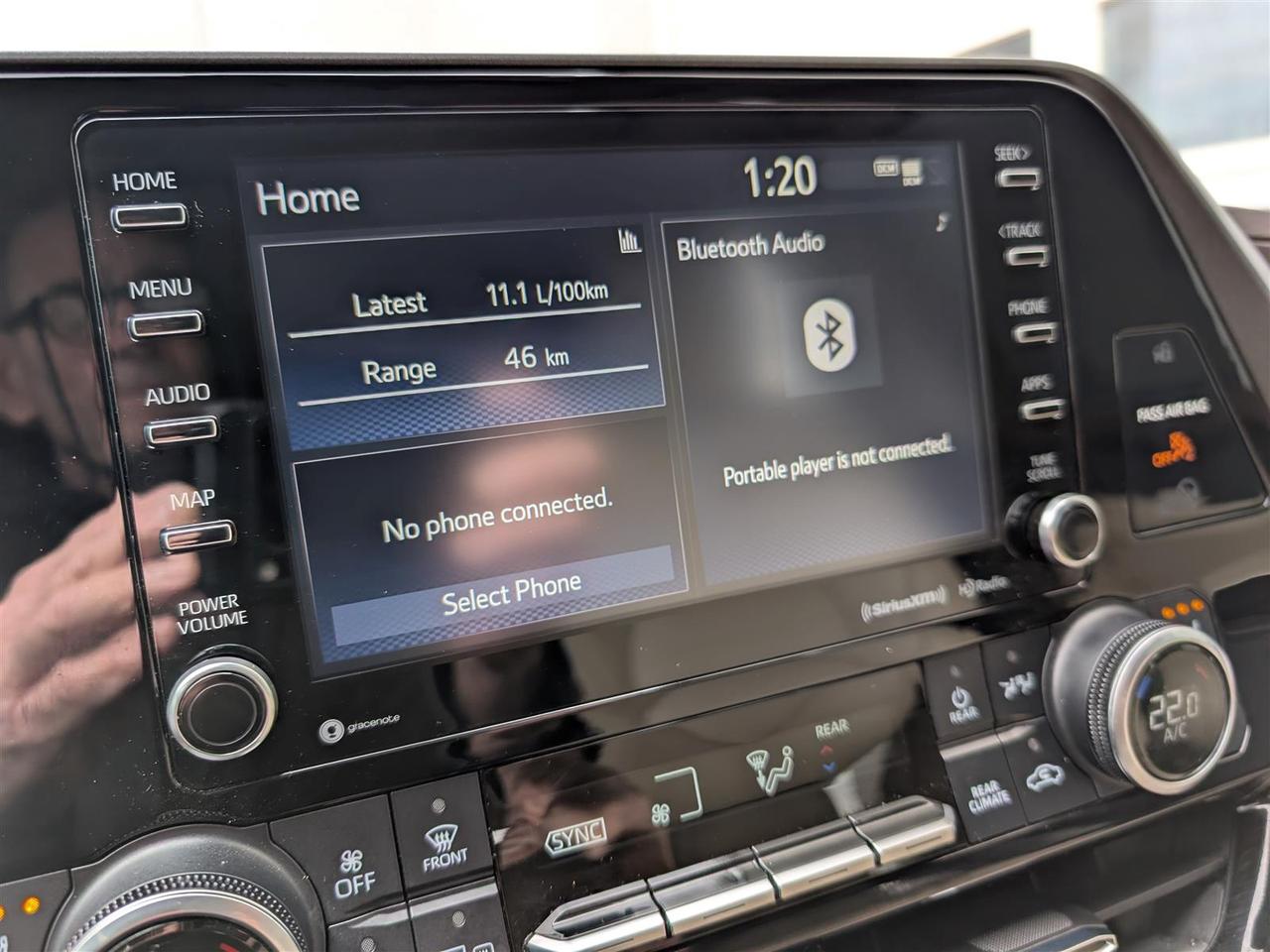 2021 Toyota Highlander XLE AWD - 8 PASS - SUNROOF - TECH FEATS Photo