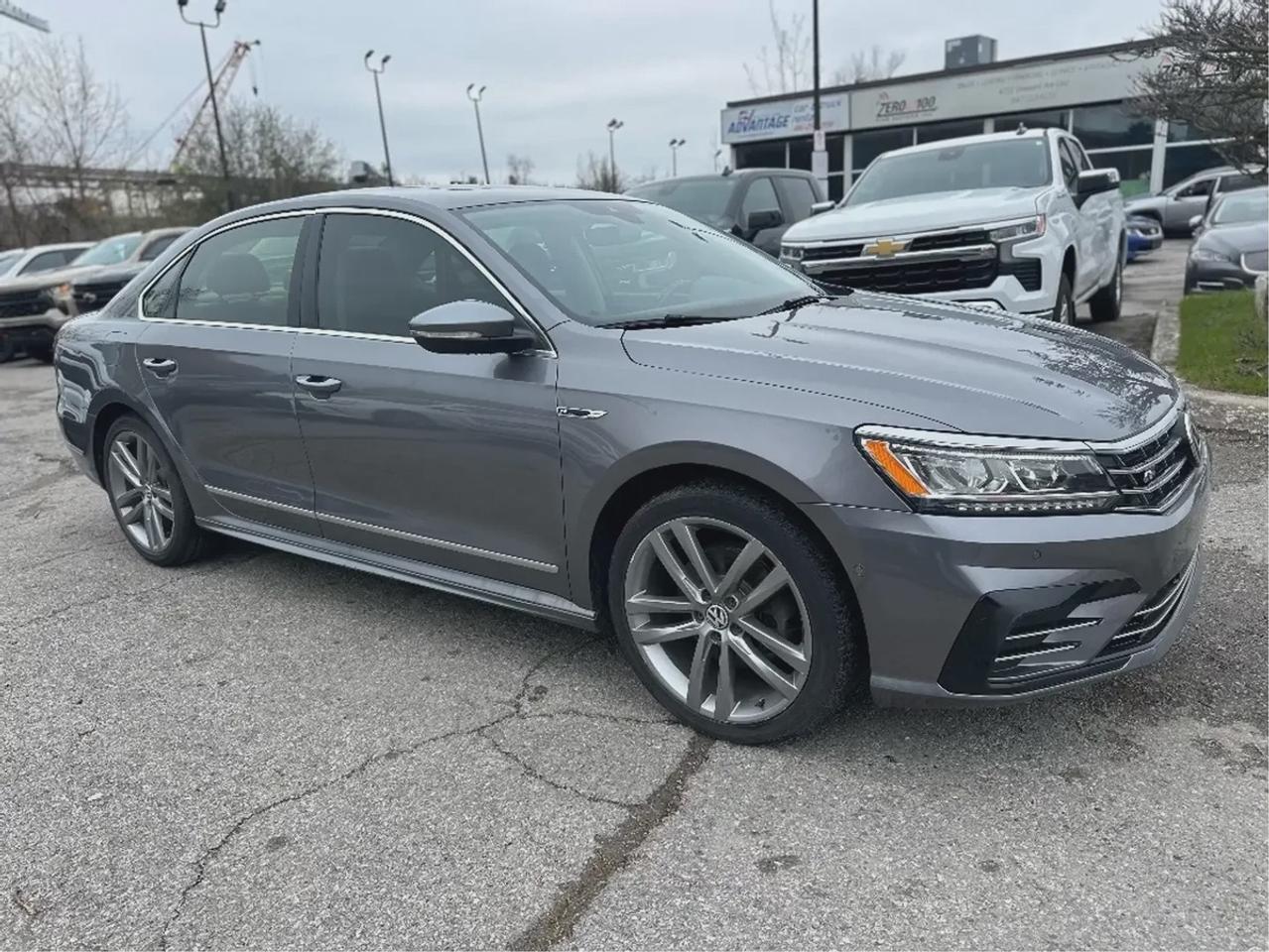 2018 Volkswagen Passat Highline R-LINE Photo