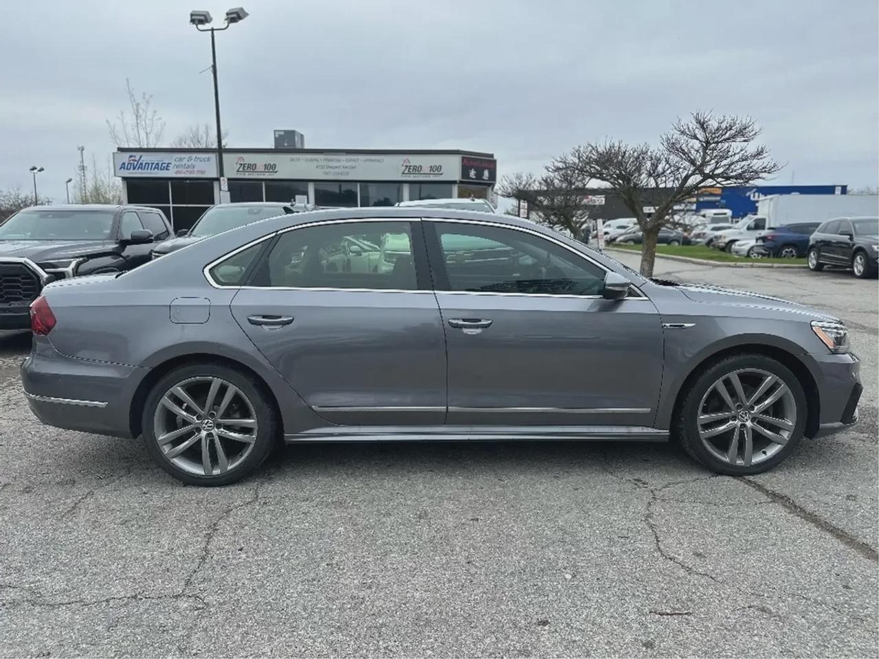 2018 Volkswagen Passat Highline R-LINE Photo