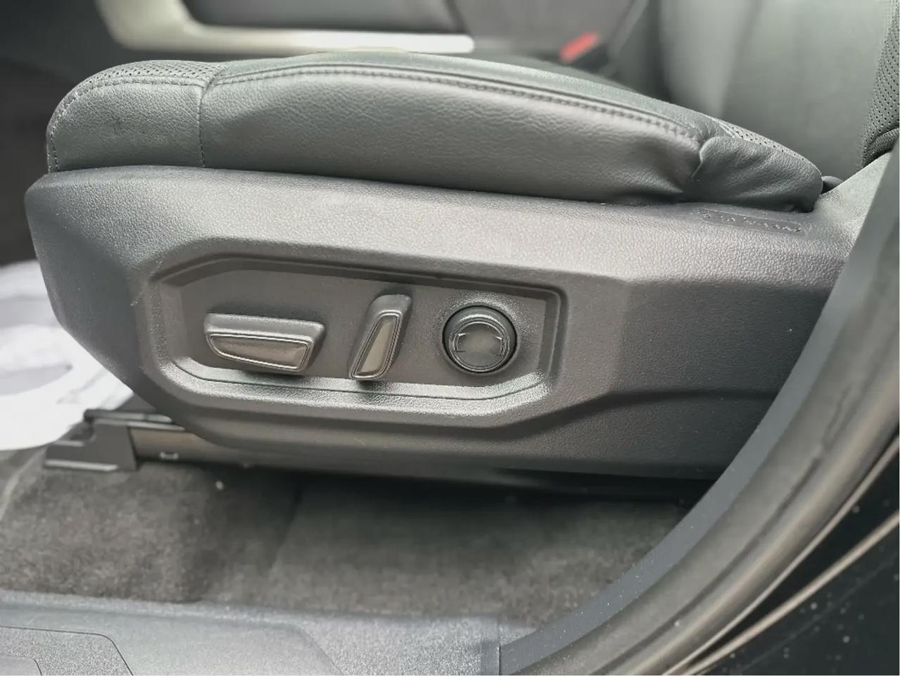 2023 Toyota Tundra Limited Long Box Photo