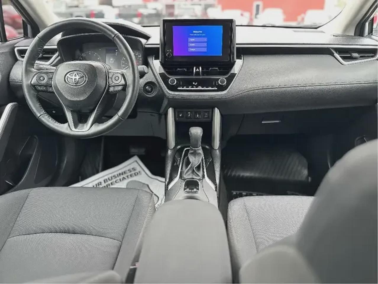 2024 Toyota Corolla Cross LE Photo