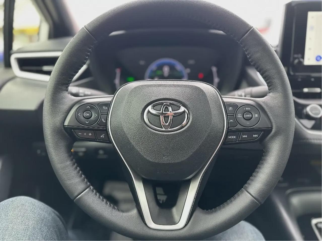 2025 Toyota Corolla SE Hybrid AWD Photo