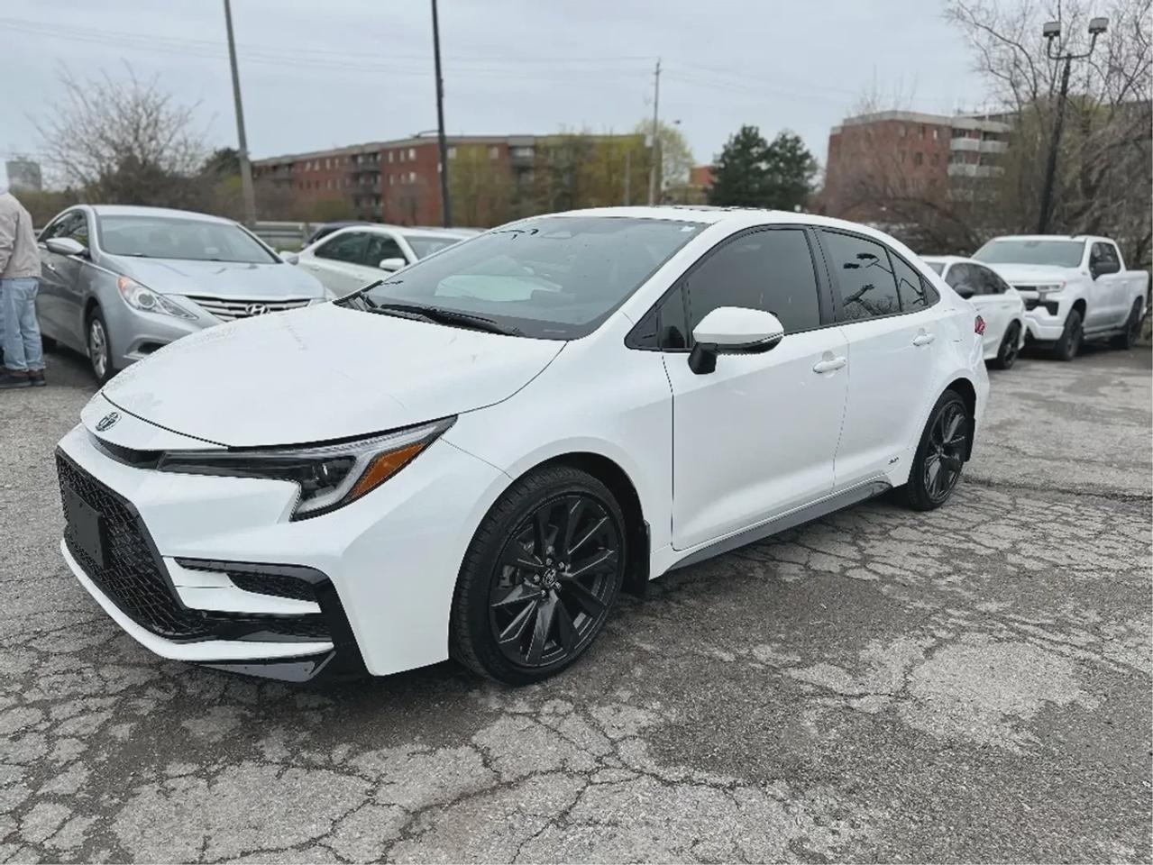 2025 Toyota Corolla SE Hybrid AWD Photo