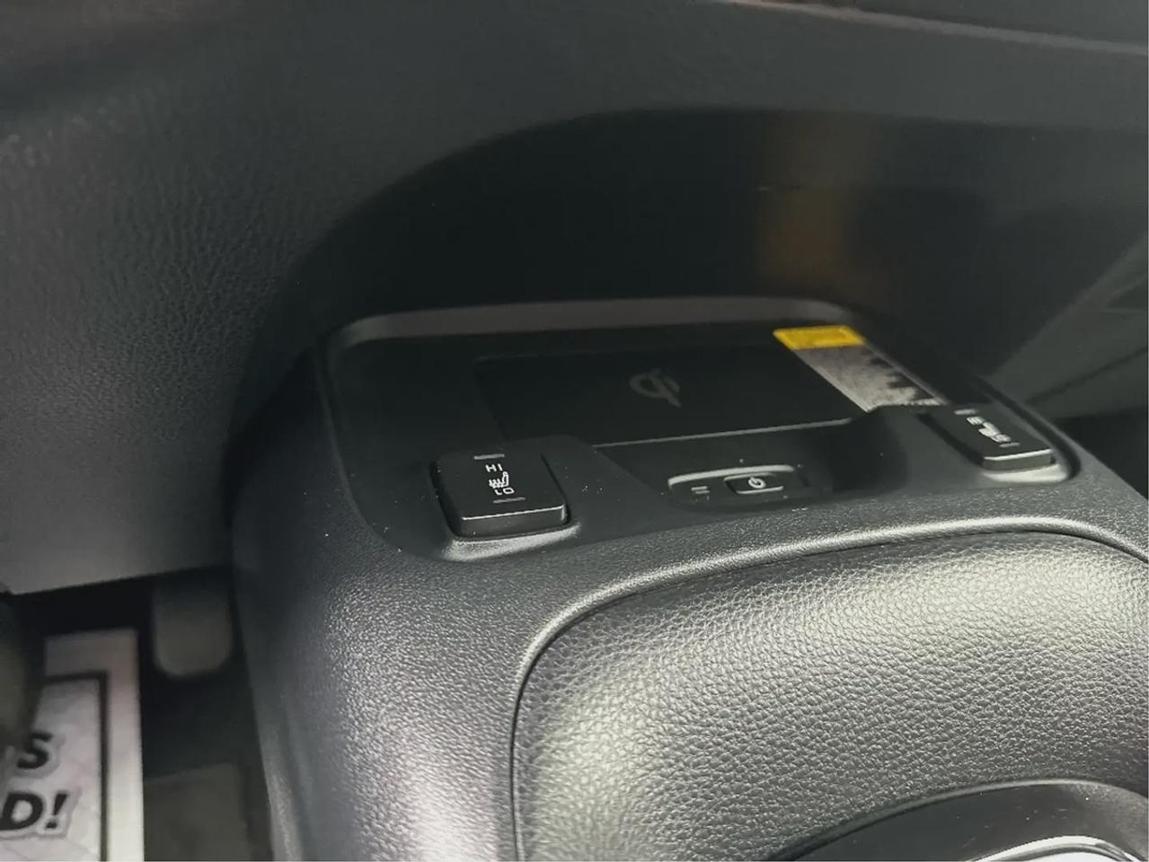 2025 Toyota Corolla SE Hybrid AWD Photo