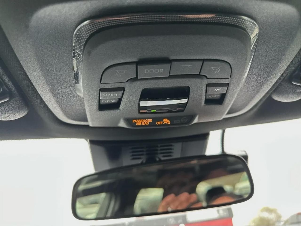 2025 Toyota Corolla SE Hybrid AWD Photo