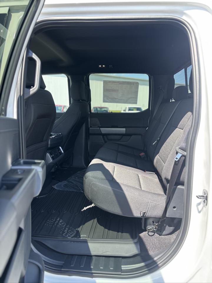 2026 Ford F-150 XLT 4WD SuperCrew 5.5' Box Photo4