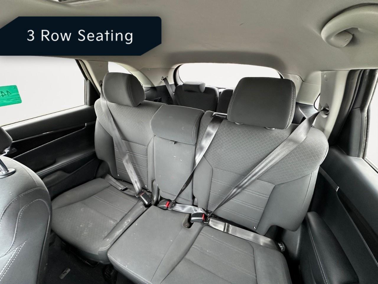 2020 Kia Sorento LX  V6 AWD Photo