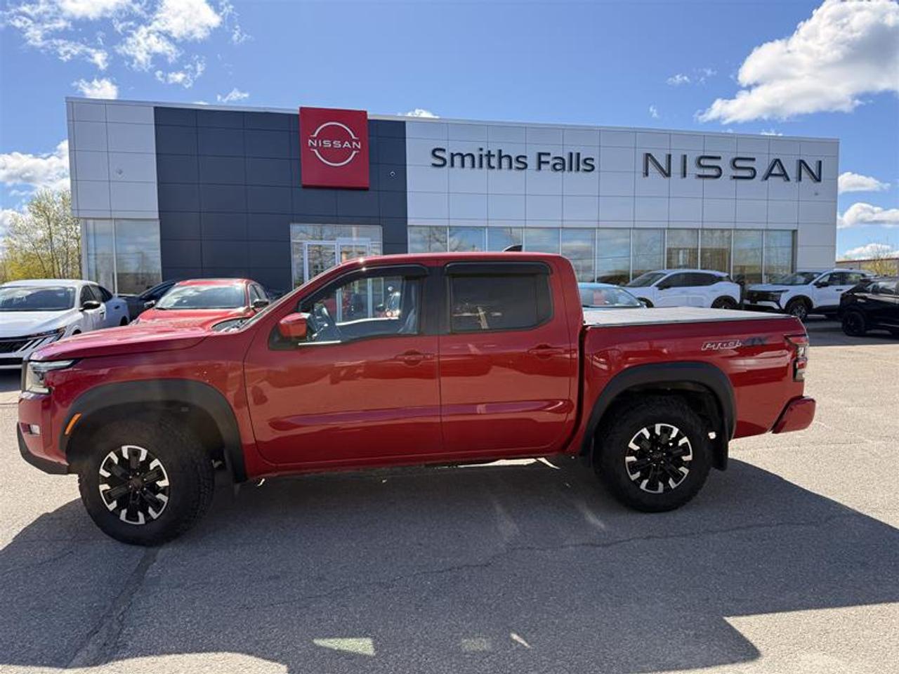 2022 Nissan Frontier Crew Cab PRO-4X 4x4 at Photo
