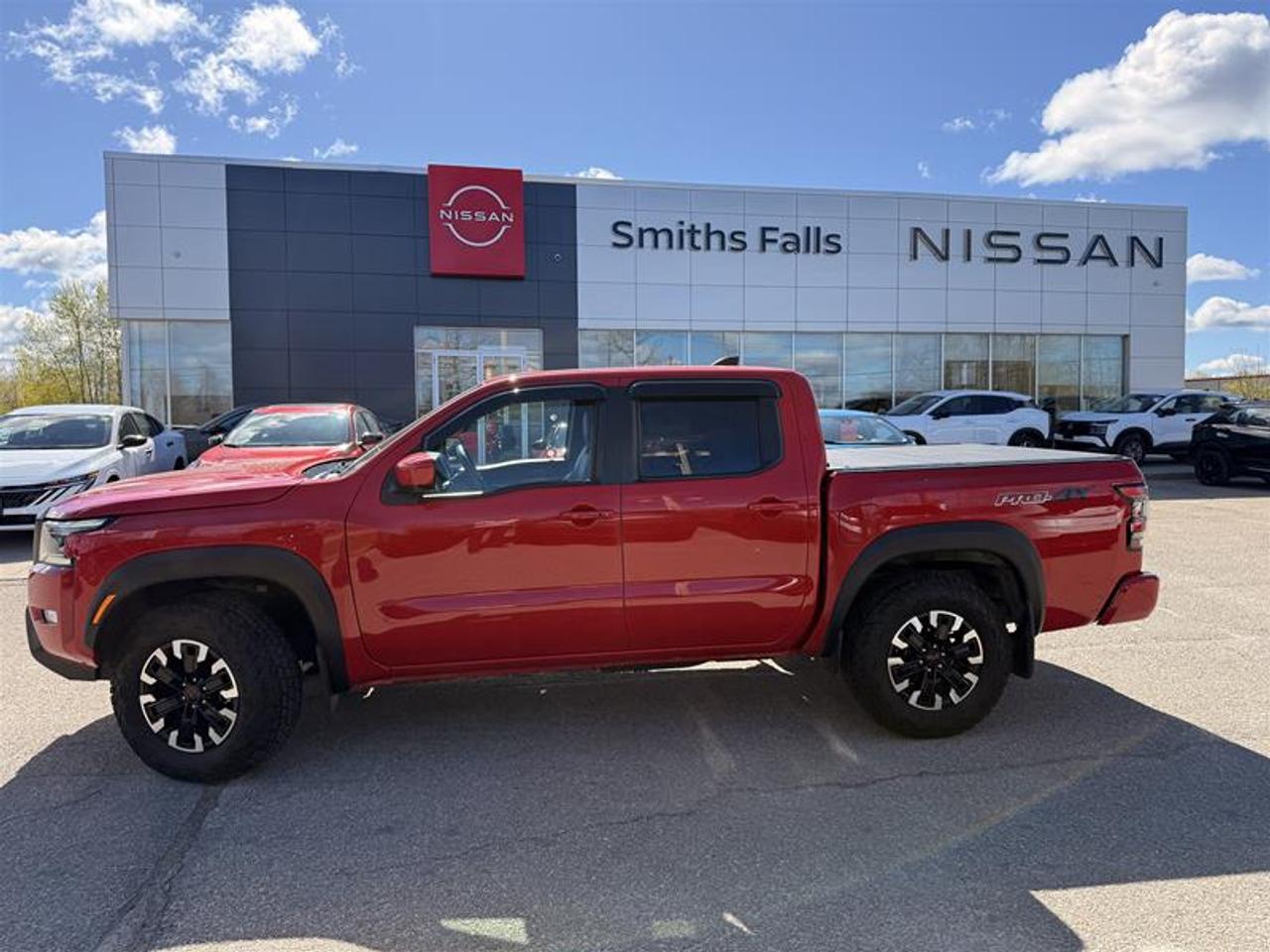 2022 Nissan Frontier Crew Cab PRO-4X 4x4 at Photo