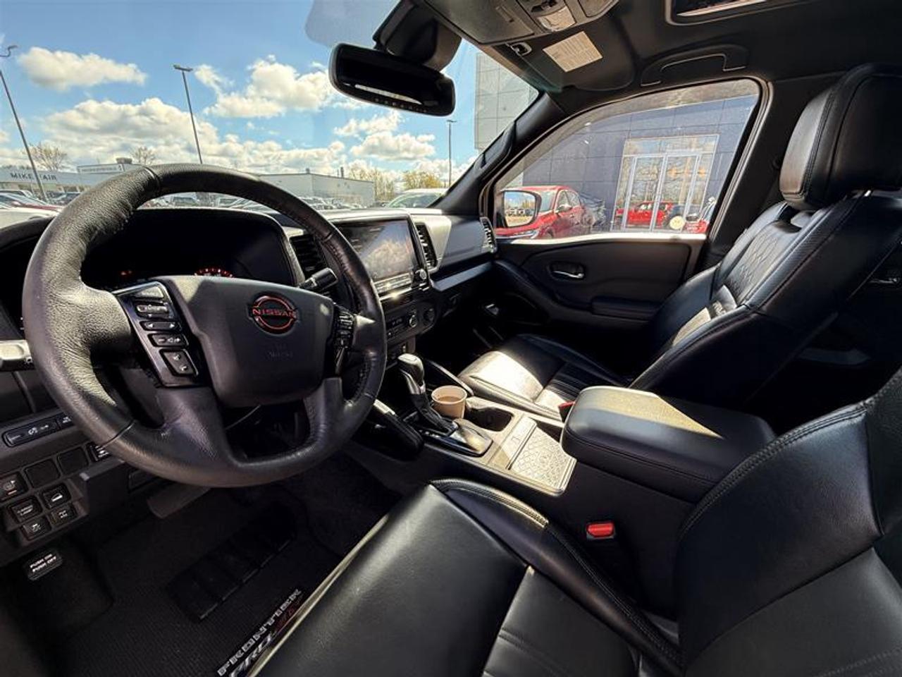 2022 Nissan Frontier Crew Cab PRO-4X 4x4 at Photo